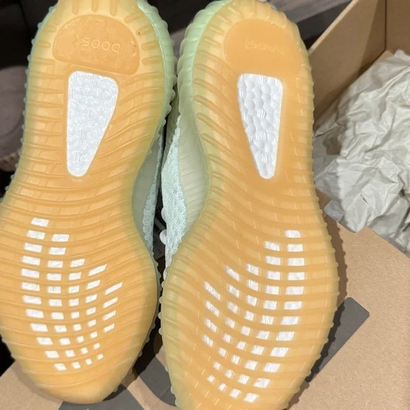 adidas Yeezy Boost 350 V2 Size 6